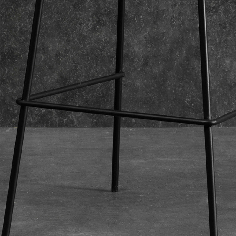 Taburete de bar de metal negro, taburete escandinavo con respaldo bajo Bristol y asiento tipo cubo