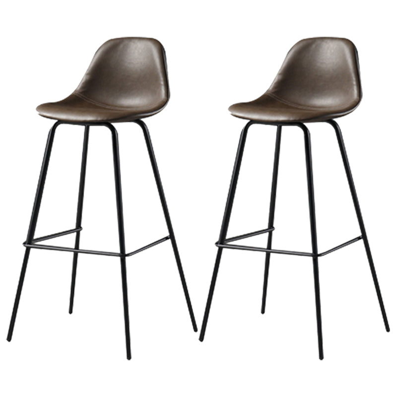 Taburete de bar de metal negro, taburete escandinavo con respaldo bajo Bristol y asiento tipo cubo