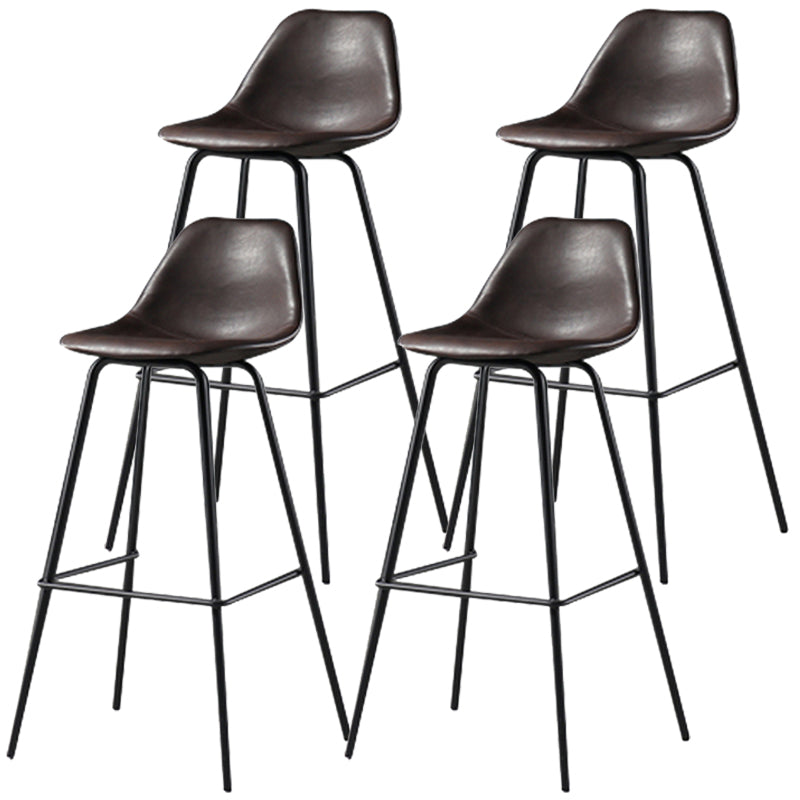 Taburete de bar de metal negro, taburete escandinavo con respaldo bajo Bristol y asiento tipo cubo