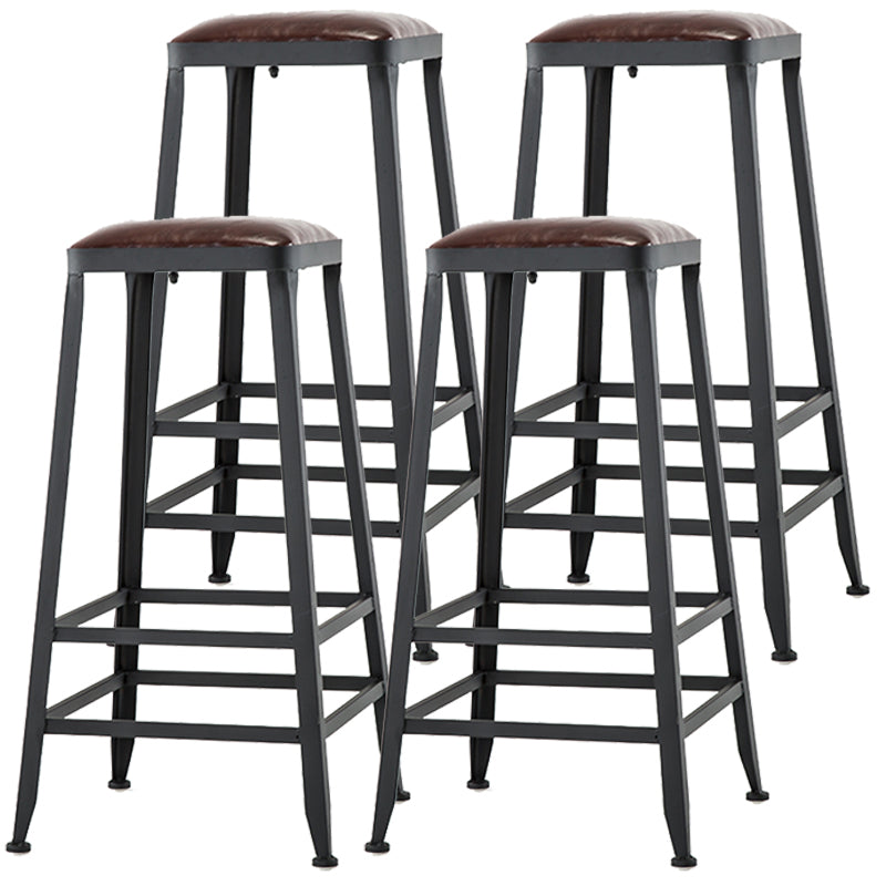 Asiento de cuero cuadrado de estilo industrial con patas de metal Taburete para barra de cocina