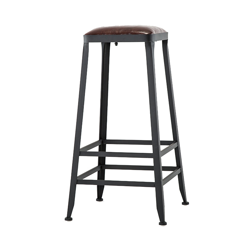 Asiento de cuero cuadrado de estilo industrial con patas de metal Taburete para barra de cocina