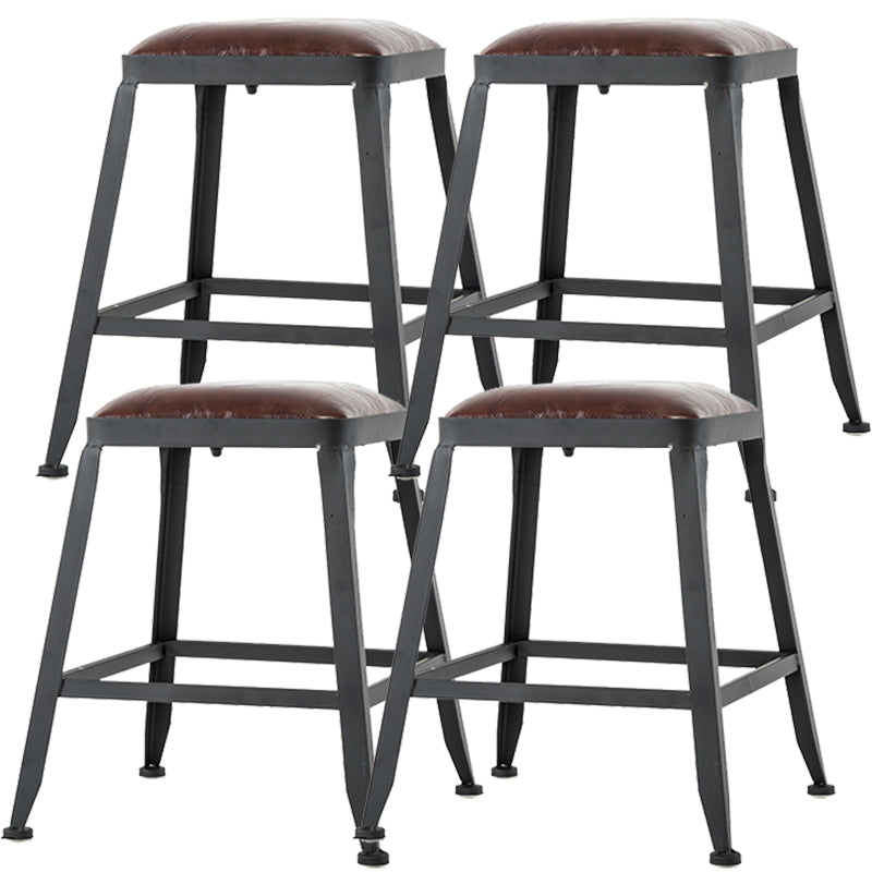 Asiento de cuero cuadrado de estilo industrial con patas de metal Taburete para barra de cocina