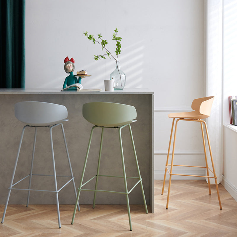 Scandinavian Plastic Metal Counter Stools Low Back Indoor Bar Stools with 4 Legs