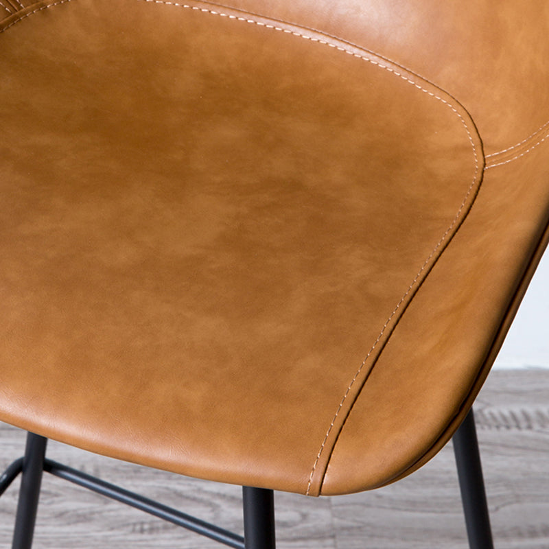 Tabouret de bar en cuir et métal noir, tabouret de comptoir scandinave à dossier bas Bristol avec siège baquet