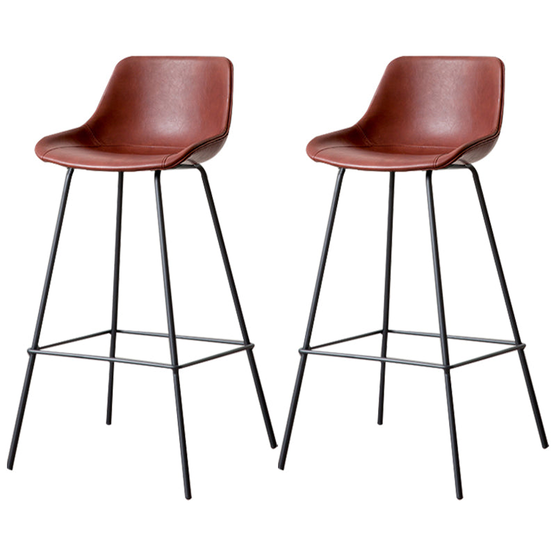 Tabouret de bar en cuir et métal noir, tabouret de comptoir scandinave à dossier bas Bristol avec siège baquet