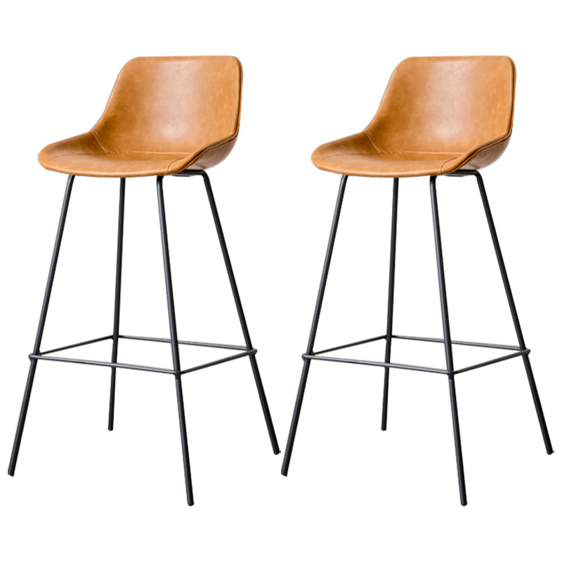 Tabouret de bar en cuir et métal noir, tabouret de comptoir scandinave à dossier bas Bristol avec siège baquet