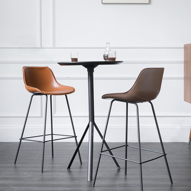 Tabouret de bar en cuir et métal noir, tabouret de comptoir scandinave à dossier bas Bristol avec siège baquet
