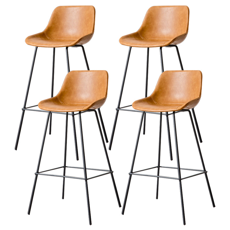 Tabouret de bar en cuir et métal noir, tabouret de comptoir scandinave à dossier bas Bristol avec siège baquet