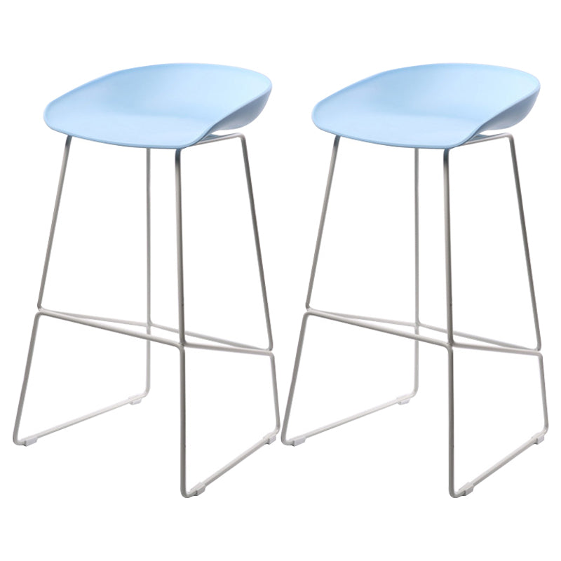 Tabourets de comptoir scandinaves en plastique et acier, sans dossier, avec siège baquet (Ensemble de 2)