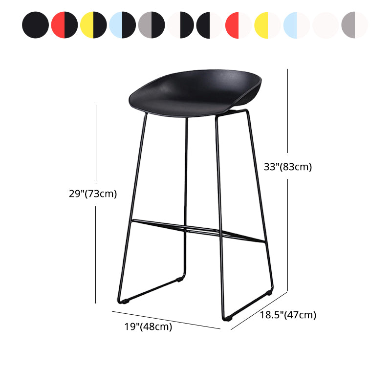 Tabourets de comptoir scandinaves en plastique et acier, sans dossier, avec siège baquet (Ensemble de 2)