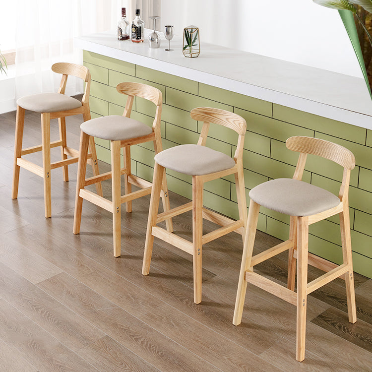 Taburete moderno de encimera sin brazo taburete de bar de madera con pedal y cojín