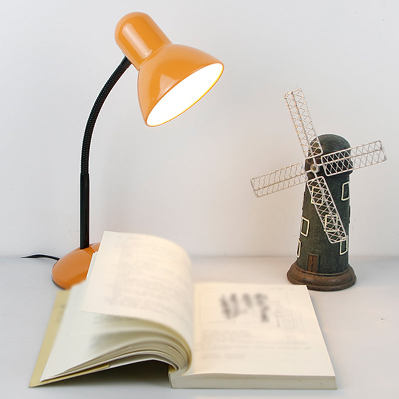 Lampada da scrivania moderna in stile nordico lampade da tavolo macaron per salotto camera da letto per bambini