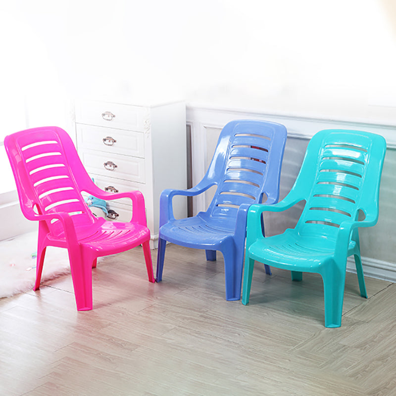 Fauteuils de salle à manger en plastique d'intérieur modernes, fauteuils de salle à manger empilables avec échelle arrière