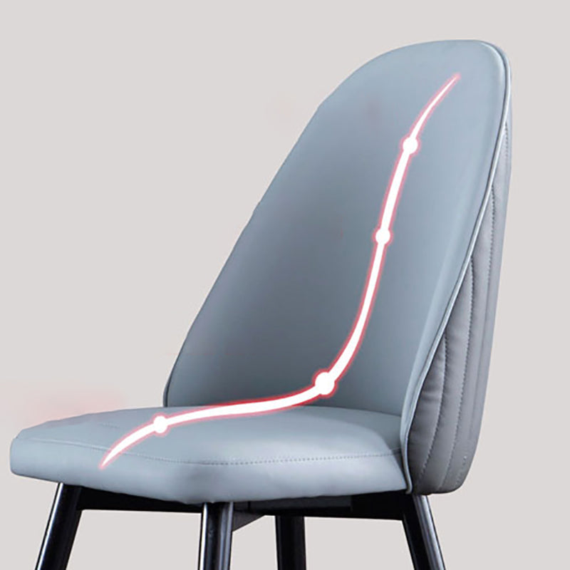 Chaise de salle à manger de style scandinave en cuir et bois, sans accoudoirs, à dossier solide