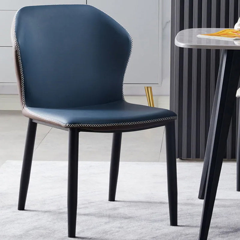 Silla auxiliar de cuero moderna para el hogar, silla de comedor con respaldo de orejas y acabado mate (juego de 2)