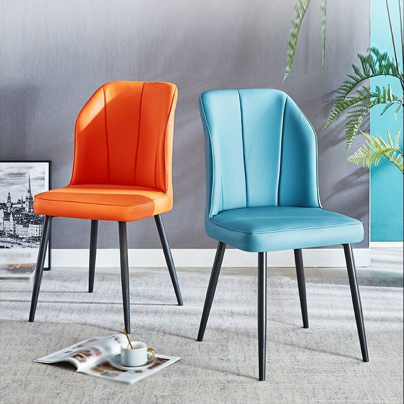 Silla contemporánea del comedor del metal Silla sin brazos Wingback para el uso del restaurante