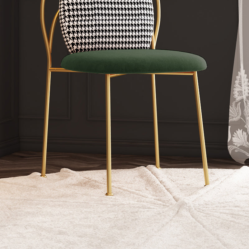 Glam – chaise d'appoint à dossier solide pour chambre à coucher, en velours, finition mate, avec pieds dorés