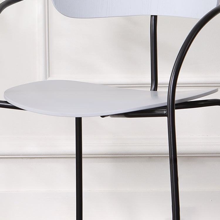 Magasin de thé au lait moderne, chaise latérale à dossier ouvert, chaise de salle à manger en bois avec pieds noirs