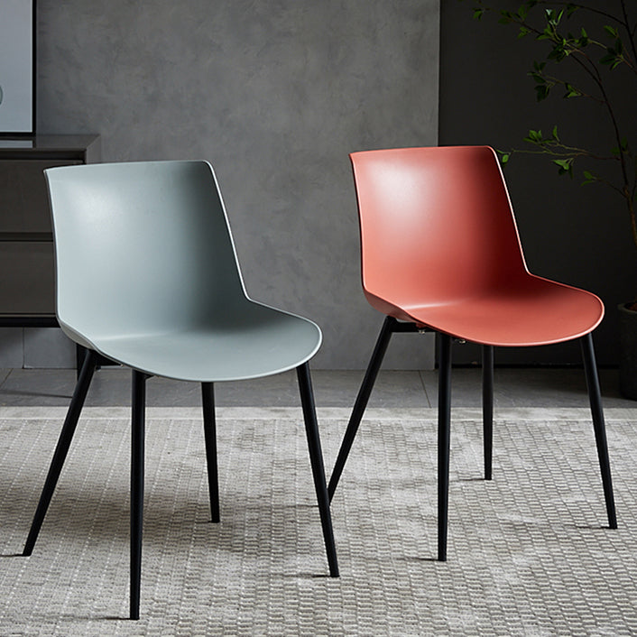 Silla de comedor de metal contemporáneo Silla de comedor con respaldo sólido para uso doméstico
