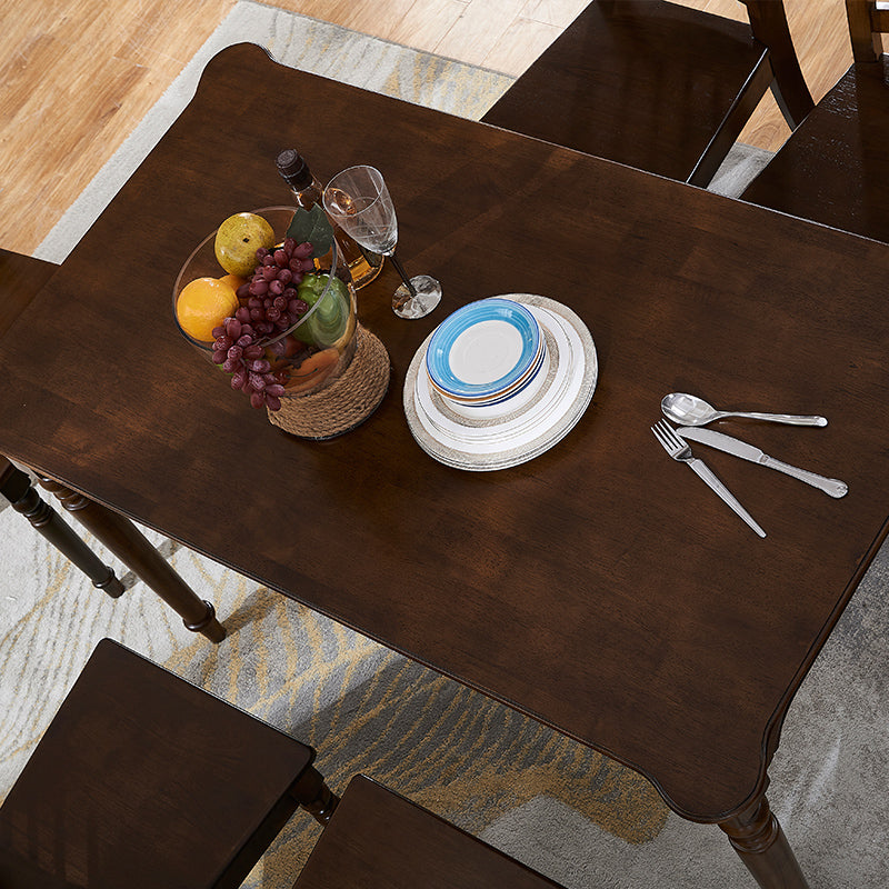 Mesa de comedor medieval moderna rectangular de madera de caucho en color marrón con 4 patas