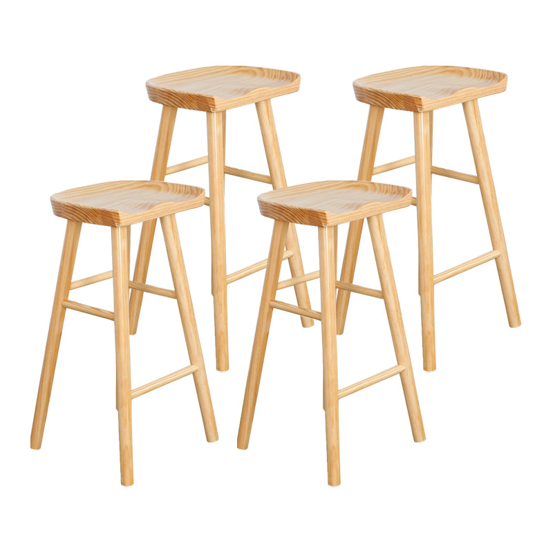 Taburete de bar moderno de pino sin respaldo, asiento contorneado, taburete de mostrador interior con patas de madera