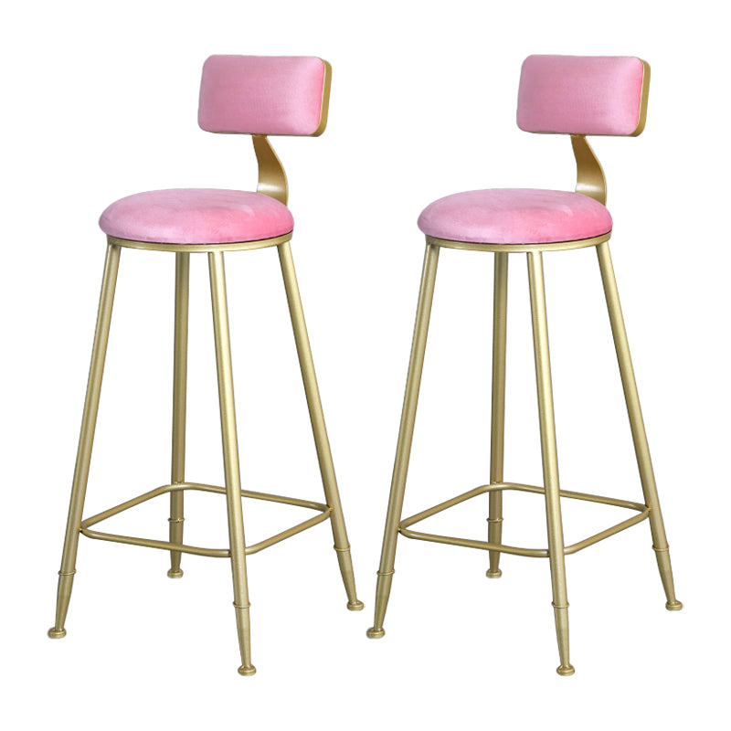 Samt Glam Low Back Back Stuhl Runder Innenschuhe mit goldenen Eisenbeinen
