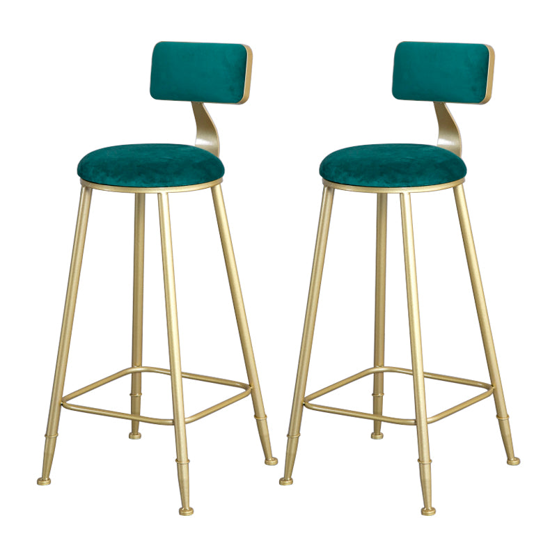 Samt Glam Low Back Back Stuhl Runder Innenschuhe mit goldenen Eisenbeinen
