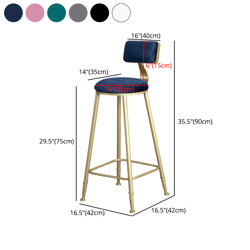 Samt Glam Low Back Back Stuhl Runder Innenschuhe mit goldenen Eisenbeinen