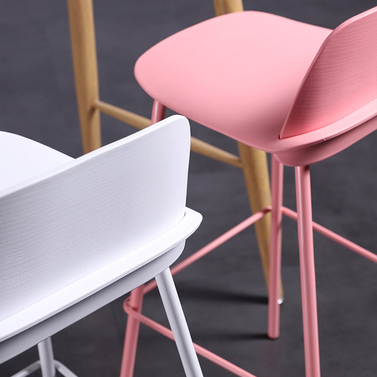 Taburete de bar contemporáneo, silla de mostrador con respaldo bajo de plástico sin brazos con base de hierro