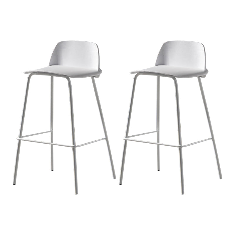 Taburete de bar contemporáneo, silla de mostrador con respaldo bajo de plástico sin brazos con base de hierro