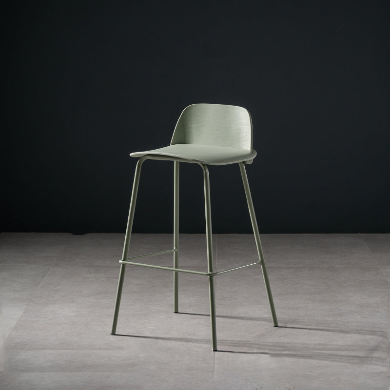 Taburete de bar contemporáneo, silla de mostrador con respaldo bajo de plástico sin brazos con base de hierro