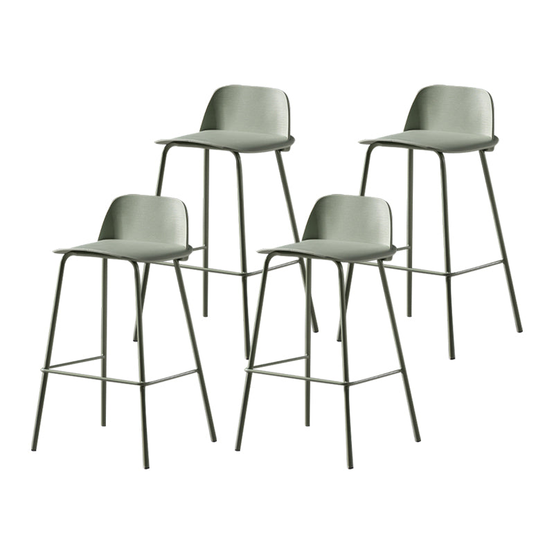 Taburete de bar contemporáneo, silla de mostrador con respaldo bajo de plástico sin brazos con base de hierro