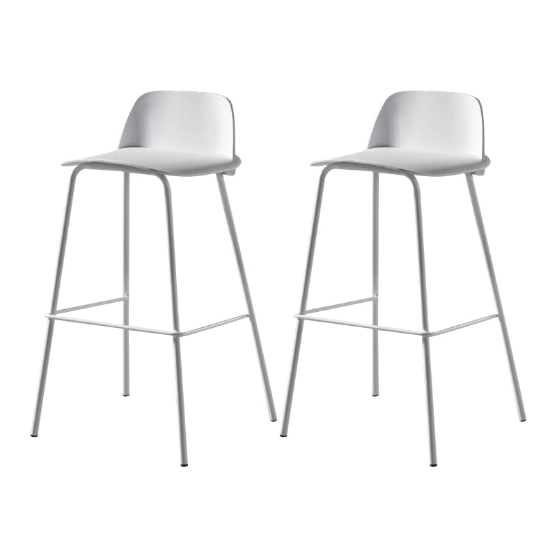 Taburete de bar contemporáneo, silla de mostrador con respaldo bajo de plástico sin brazos con base de hierro