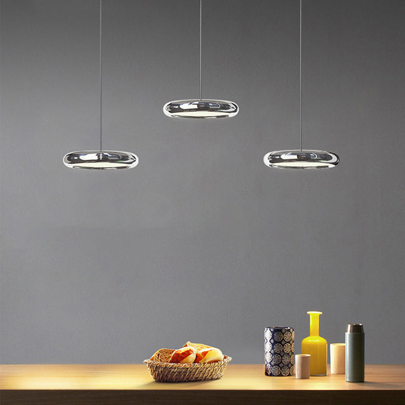 Lumières de suspension moderne à argent rond avec de l'ombre en acrylique blanc