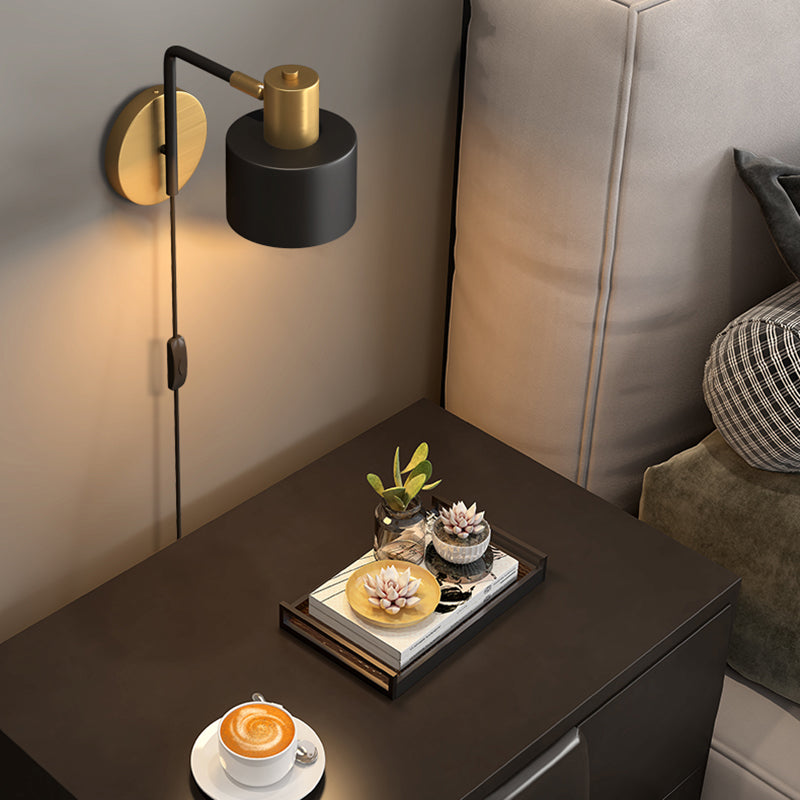 Postmoderne 1 Kopfmetallwandleuchter schwarz-goldener Wandmontageleuchte für Wohnzimmer