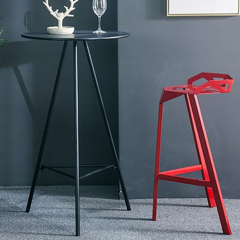 Tableau de bar en fer de style industriel 23.62 "Table intérieure ronde avec 3 jambes