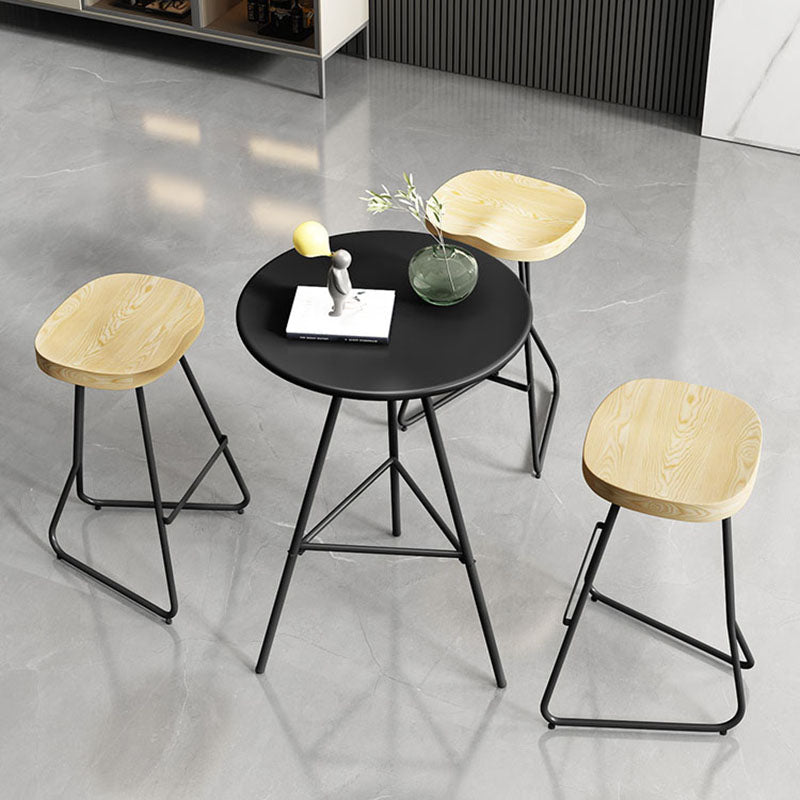 Tableau de bar en fer de style industriel 23.62 "Table intérieure ronde avec 3 jambes