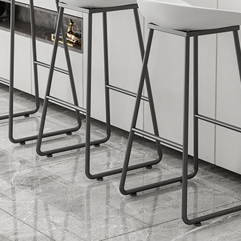 Contemporary Bucket Counter Bar Stool Armless Plastic Bar Stool with Footrest, Iron Base