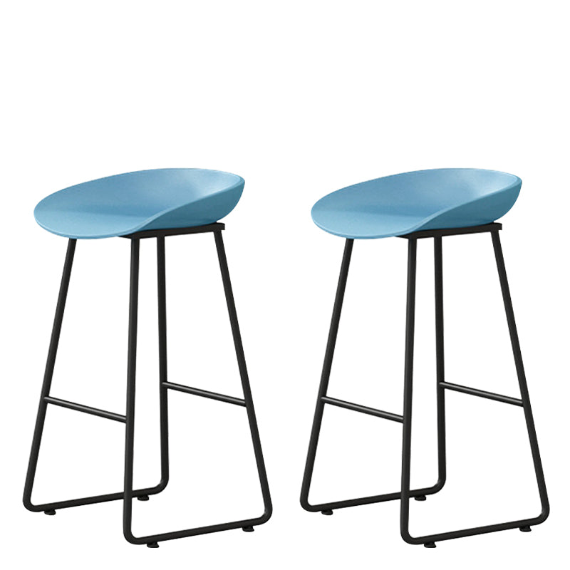 Contemporary Bucket Counter Bar Stool Armless Plastic Bar Stool with Footrest, Iron Base