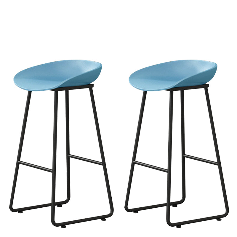Contemporary Bucket Counter Bar Stool Armless Plastic Bar Stool with Footrest, Iron Base