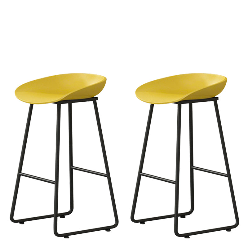 Contemporary Bucket Counter Bar Stool Armless Plastic Bar Stool with Footrest, Iron Base