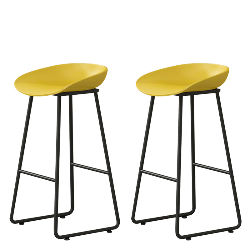 Contemporary Bucket Counter Bar Stool Armless Plastic Bar Stool with Footrest, Iron Base