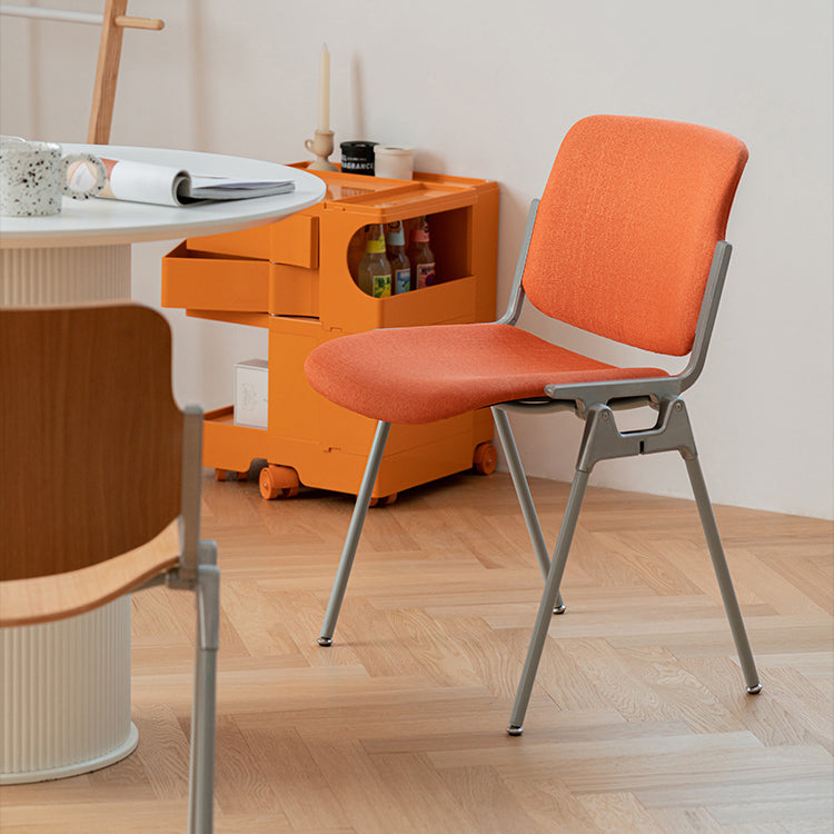 Silla de comedor estilo moderno sin brazos con respaldo abierto y patas de metal