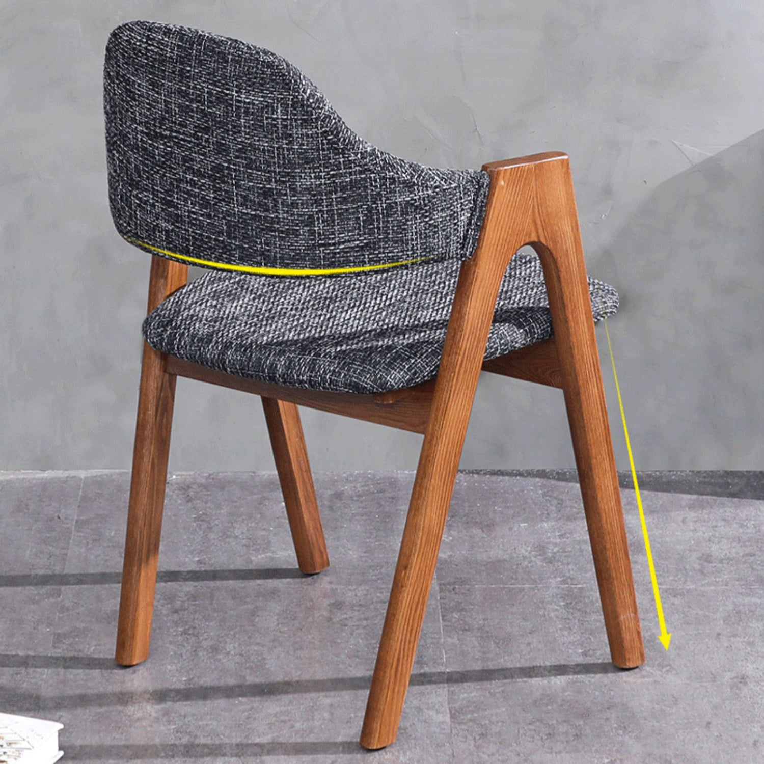 Salle d'étude scandinave, fauteuil à dossier ouvert, chaise de salle à manger rembourrée au fini mat