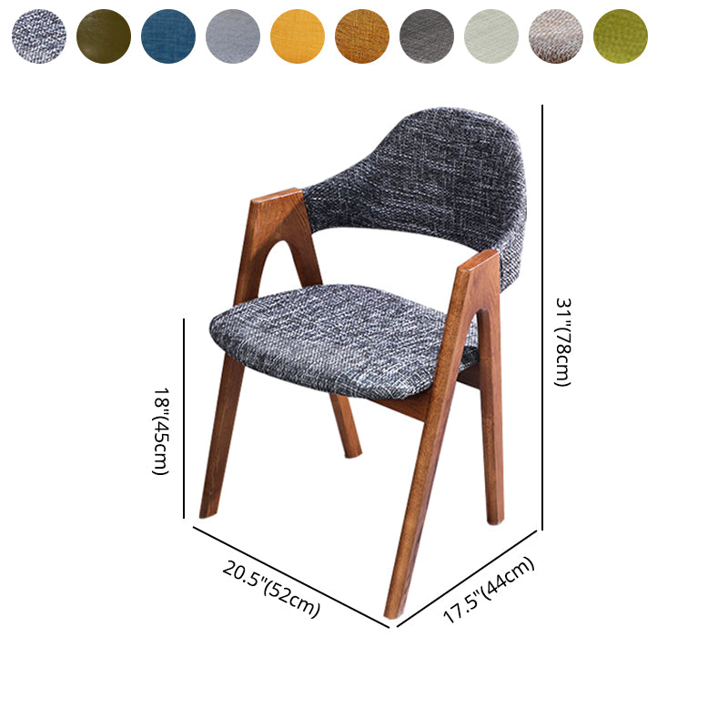 Salle d'étude scandinave, fauteuil à dossier ouvert, chaise de salle à manger rembourrée au fini mat