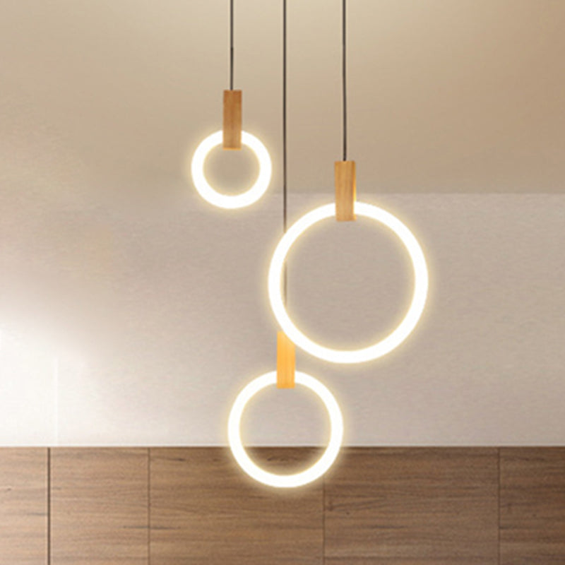 Enclaceur de cercles en bois massif pendentif