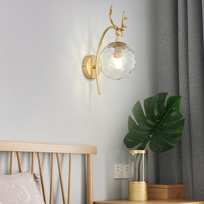 Lámpara de lámparas de apliques de pelota de vidrio de estilo simple Lámpara de pared de asta de una cabeza para dormitorio