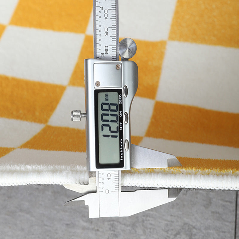 Checkerboard Living Room Rug Polyester Geometric Rug Non-Slip Backing Rug