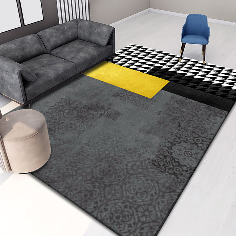 Black Modern Rug Polyester Grating Indoor Rug Stain Resistant Rug for Home Decor