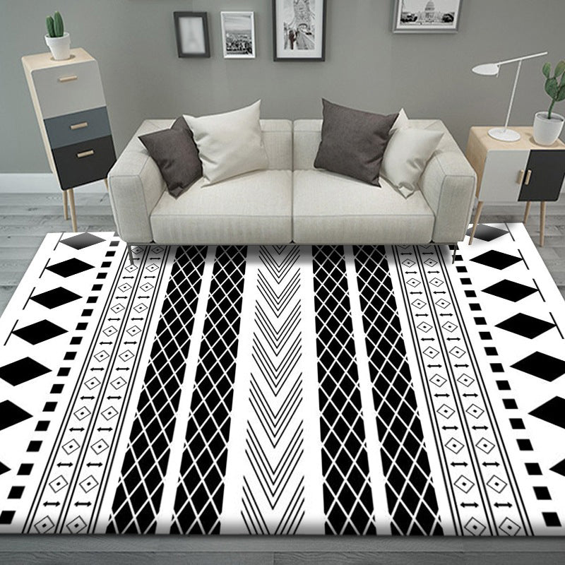 Black Pattern Rug Polyeter Simple Rug Stain Resistant Rug for Living Room